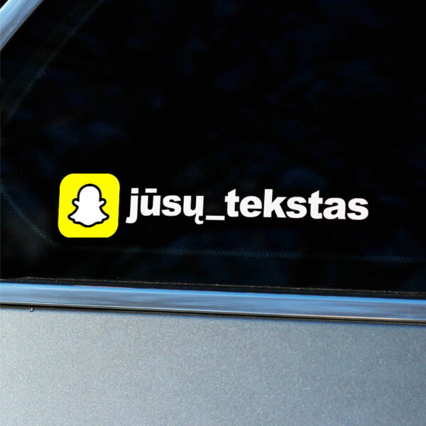 Snapchat lipdukas ant automobiolio