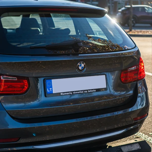 Automobilinis numerių rėmelis su tekstu